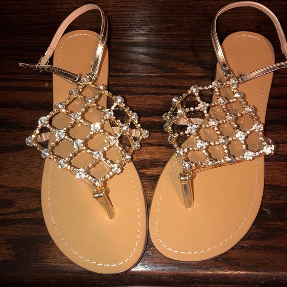 ‼️PRICE IS FIRM‼️Gold Bling rhinestone sandals - Picture 2 of 4